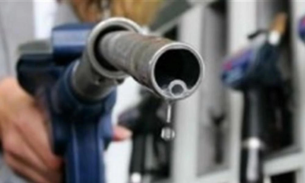 Πάτρα: Έδειραν δύο εφοριακούς μέσα σε πρατήριο υγρών καυσίμων